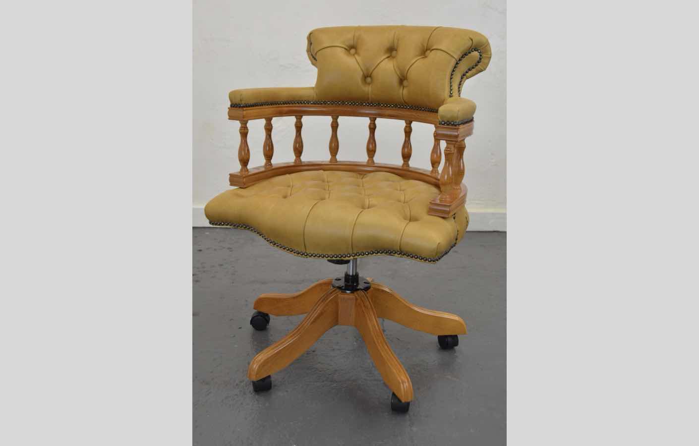 The Captains Swivel Chair